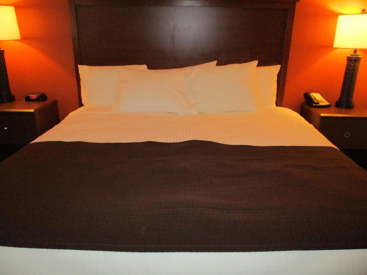 Americinn By Wyndham Blackduck Bagian luar foto